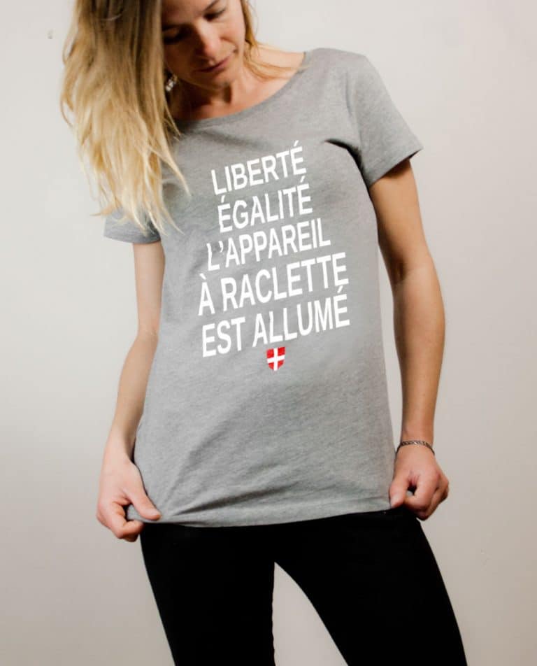 T-shirt Savoie : Liberté Égalité Appareil à Raclette Allumé femme gris