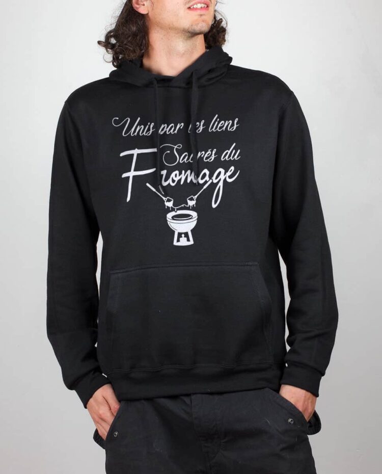 Sweat noir homme UNIS PAR LES LIENS SACRÉS DU FROMAGE