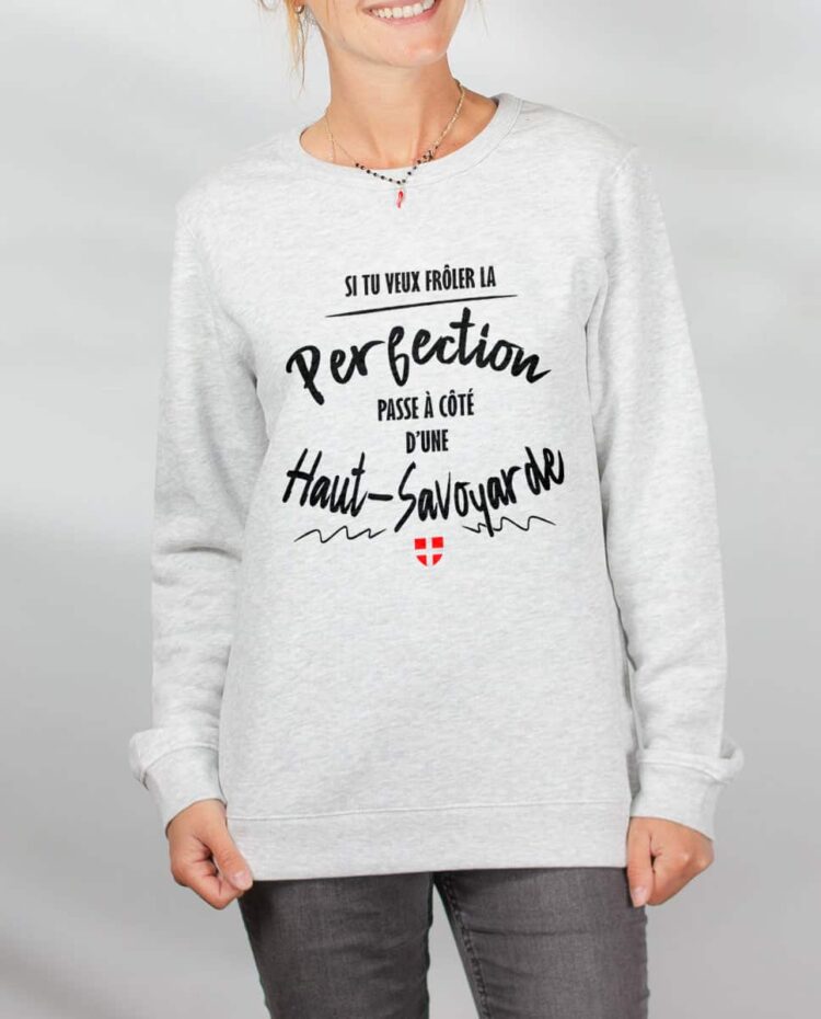 Pull sweat femme blanc frole la perfection haut savoyarde