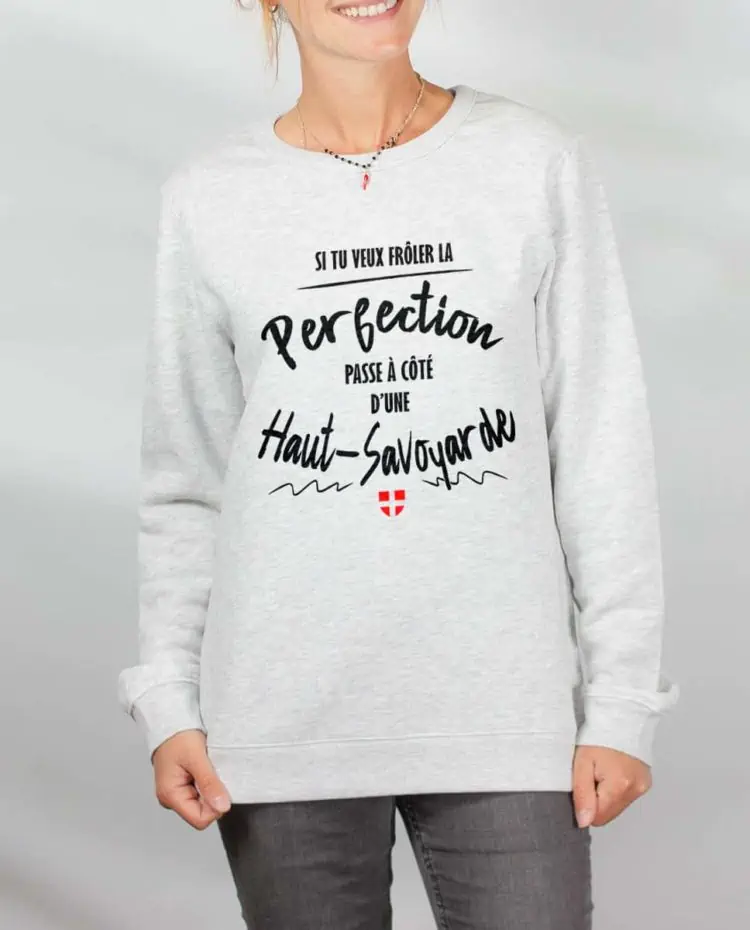 Pull sweat femme blanc frole la perfection haut savoyarde