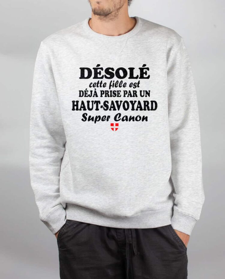 Pull sweat homme blanc deja pris par une haut savoyarde