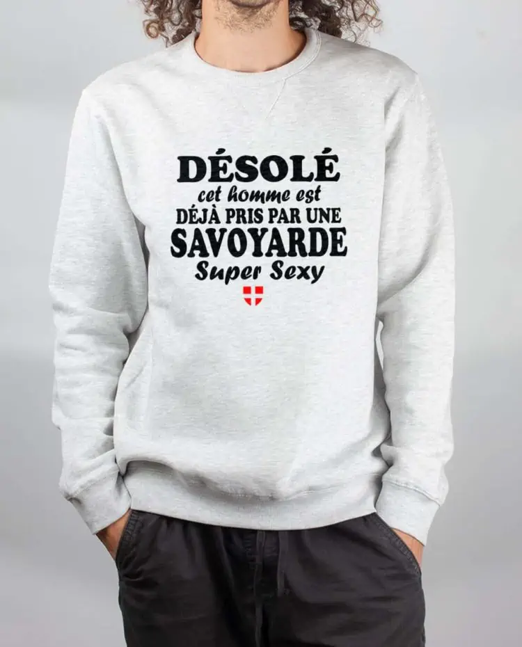 Pull sweat homme blanc deja pris par une savoyarde