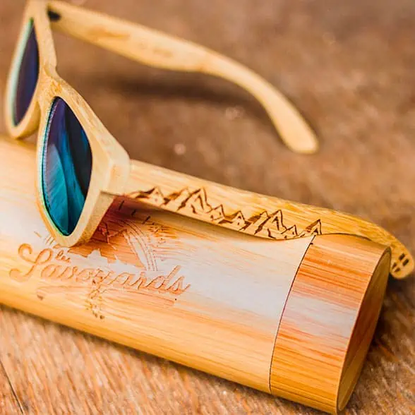 Lunettes de soleil en bois