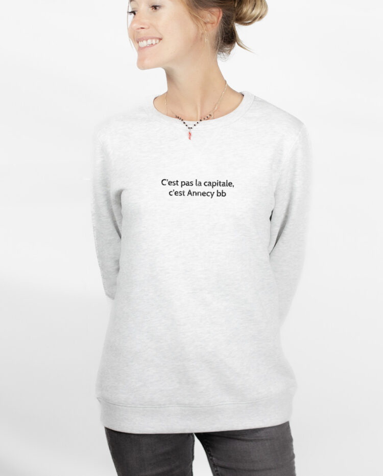 CEST PAS LA CAPITALE CEST ANNECY BB Sweatshirt pull Femme Blanc PUFBLA175