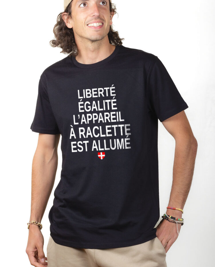 TSHN T shirt Homme Noir LIBERTE EGALITE L APPAREIL A RACLETTE EST ALLUME